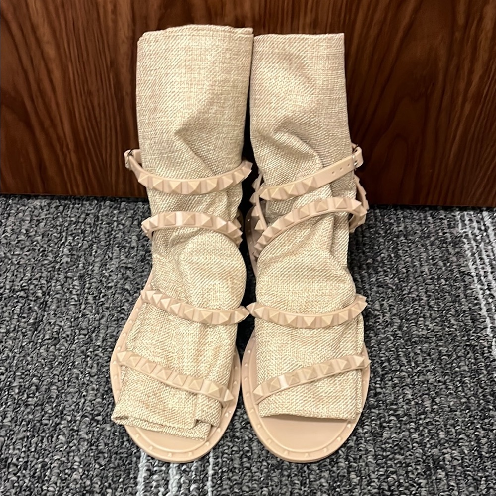 Steve Madden Beige Nude Gladiator Sandals Size 7.5
